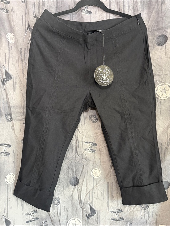 Sourpuss Pants - NWT SOURPUSS STRETCH BENGALINE CUFFED CAPRI PANTS SZ XXL
